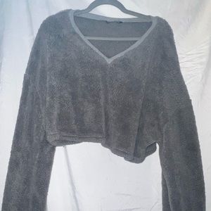 Warm, cozy cropped sweater, size L